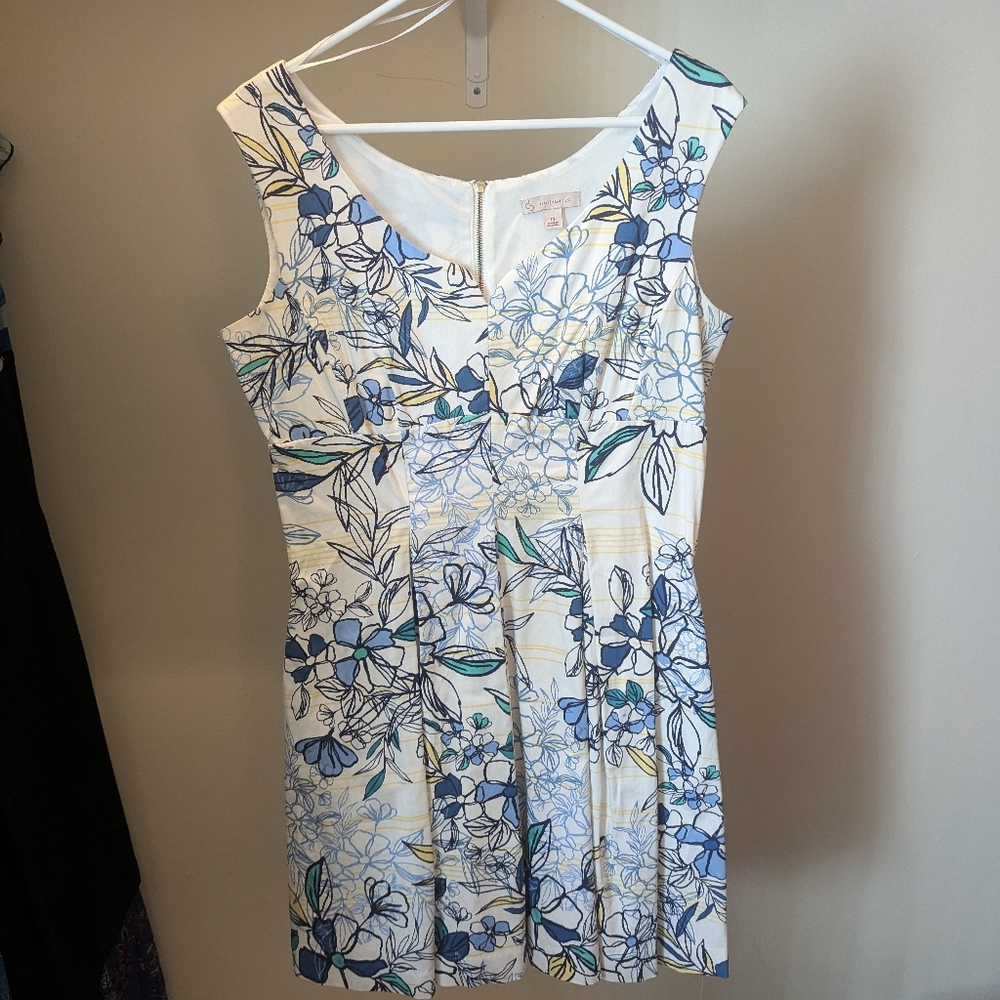 DB Dress Barn Size 12 White and Blue Floral Dress
